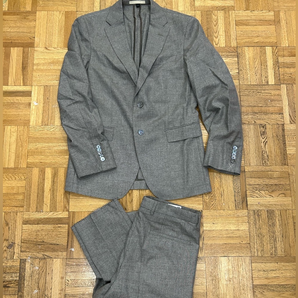 Bnwot Hugo boss suit size 36R